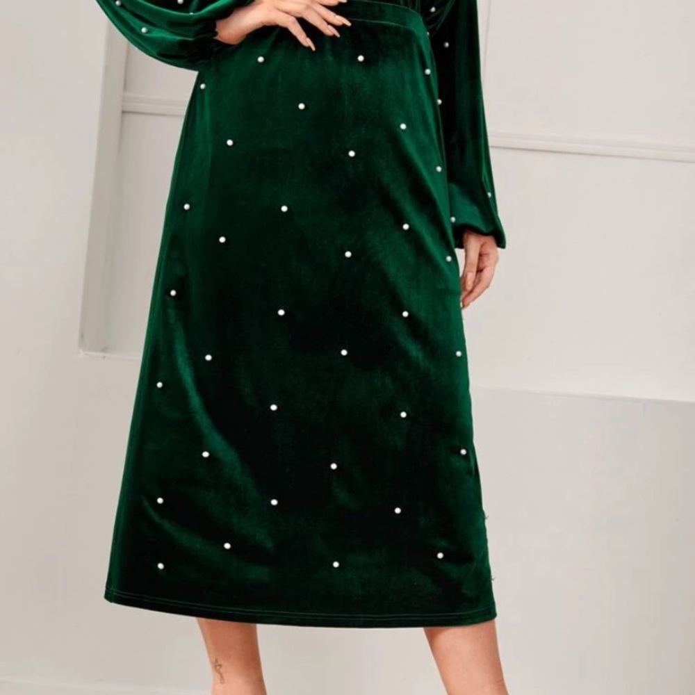 NWOT! Green Velvet Pearl Midi Skirt